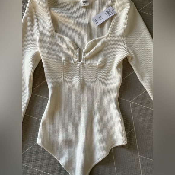 Abercrombie bodysuit BNWT - Picture 2 of 4